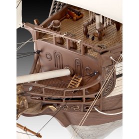 REVELL 1:132 05113 U.S.S. BON HOMME RICHARD