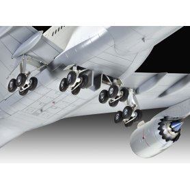 REVELL 04275 BOENING 747-8