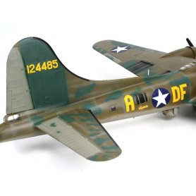 REVELL 1:48 04297 B-17F "MEMPHIS BELLE"