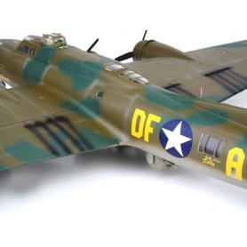 REVELL 1:48 04297 B-17F "MEMPHIS BELLE"