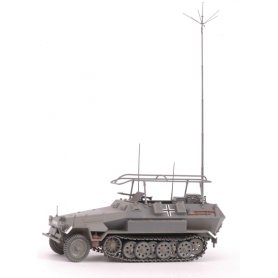 ZVEZDA 1:35 3604 SD.KFZ.251/3 Ausf.B COMMUNICATIONS VEHICLE