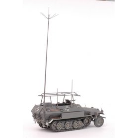 ZVEZDA 1:35 3604 SD.KFZ.251/3 Ausf.B COMMUNICATIONS VEHICLE