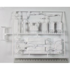 Tamiya 1:24 Nissan Skyline GT-R V 