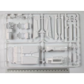 Tamiya 1:24 Nissan Skyline GT-R V 