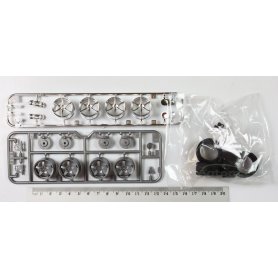 Tamiya 1:24 Nissan Skyline GT-R V 