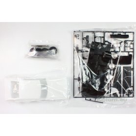 Aoshima 1:24 Nissan Skyline C110 Hardtop 2000GT-X 1972
