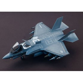 Kitty Hawk 1:48 80102 F035B