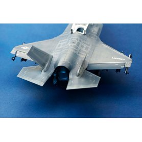 Kitty Hawk 1:48 80102 F035B