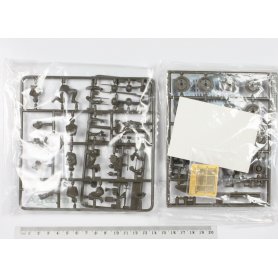 Tamiya 1:35 89774 Type 95 Tank and Infantry