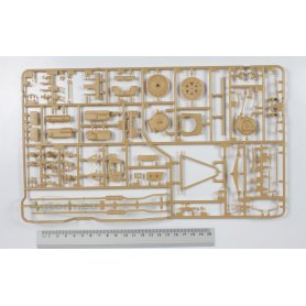 Tamiya 1:35 35246 Famo and Tank Transport.
