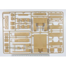 Tamiya 1:35 35246 Famo and Tank Transport.