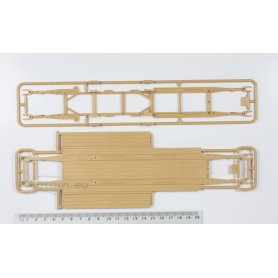 Tamiya 1:35 35246 Famo and Tank Transport.