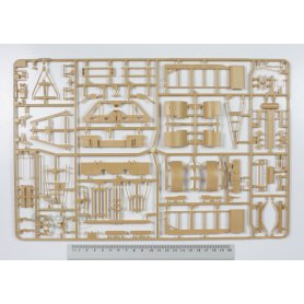 Tamiya 1:35 35246 Famo and Tank Transport.