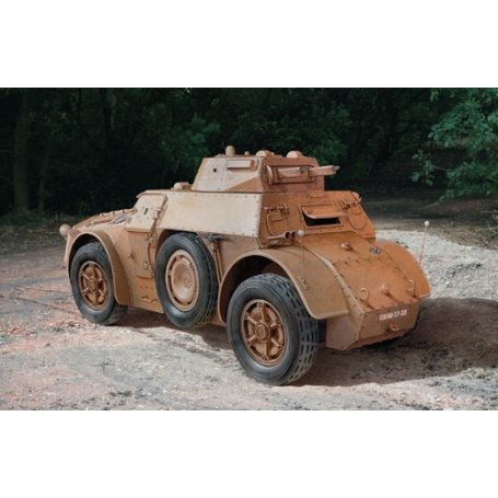 Italeri 6482 Autoblinda Ab-40 1/35