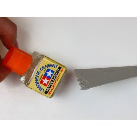 TAMIYA LIMONENE CEMENT THIN 40ml Klej z pędzelkiem do modeli plastikowych