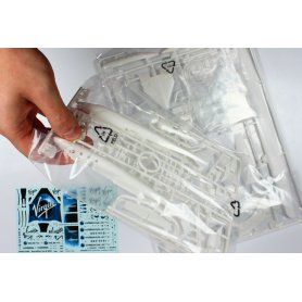 REVELL 1:144 04842 SPACESHIPTWO & WHITEKINGHTTWO