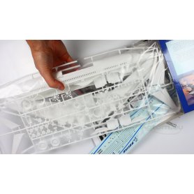 Revell 1:144 Boeing 787-8 Dreamliner