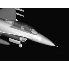HOBBY BOSS 1:72 F-16D Fighting Falcon