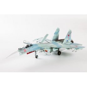 Zvezda 1:72 Russian Air Superiority Fighter Su-27SM Flanker B Mod. 