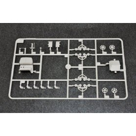 Trumpeter 1:72 Soviet Voroshilovets Tractor