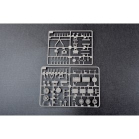 Trumpter 1:35 Russian TOS-1A Multiple Rocket Launcher