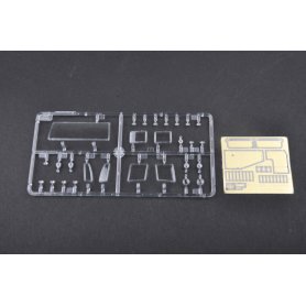 Trumpeter 1:35 M1083 FMTV Standard Cargo Truck 