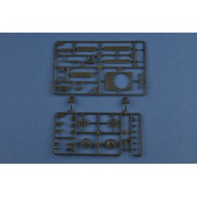 Hobby Boss 1:35 Soviet T-26 Light Infantry Tank Mod.1935