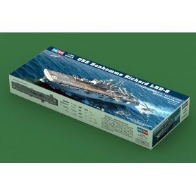 Hobby Boss 1:700 USS Bonhomme Richard LHD-6 