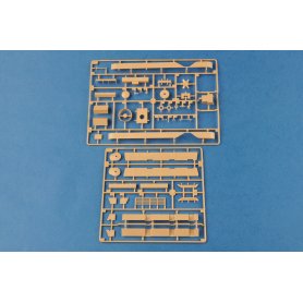 Hobby Boss 1:35 Soviet T-28 Medium Tank (Welded) 