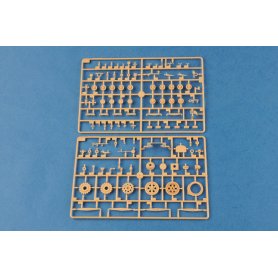 Hobby Boss 1:35 Soviet T-28 Medium Tank (Welded) 