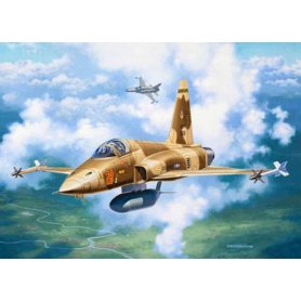 Revell 63947 1/144 F-5E Tiger II - Model Set
