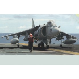 Bronco NB 1:350 USMC AV8B Harrier II’