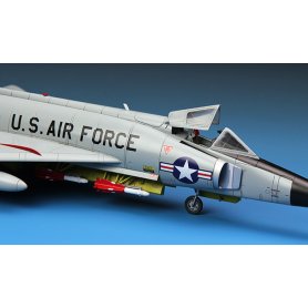Meng 1:72 Convair F-102A (case X)
