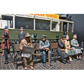 Mini Art 1:35 EUROPEAN TRAMCAR (StraBenbahn Triebwagen 641) w/CREW & PASSENGERS