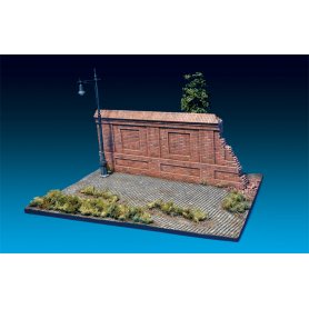 Mini Art 1:35 Diorama w/brick wall