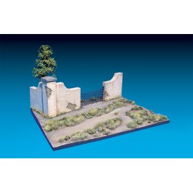 Mini Art 1:35 Diorama w/park wall