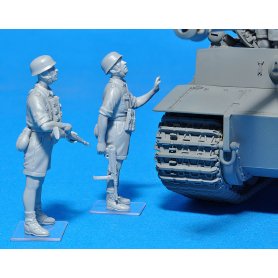 Mini Art 1:35 German paratroopers and tankers Italy 1943