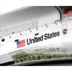 Dragon 1:144 Space Shuttle Discovery w/Solid Rocket Booster