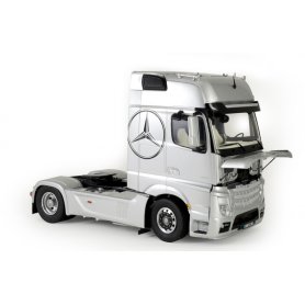 Italeri 1:24 Mercedes Benz Actros MP Gigaspace