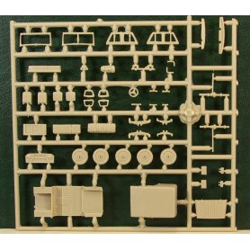 MAC 1:72 UAZ 469 with SPG-9 NVA