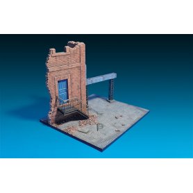 Mini Art 1:35 Ruined factory w/base