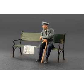 Mini Art 1:35 German sitting civilians 1930-40