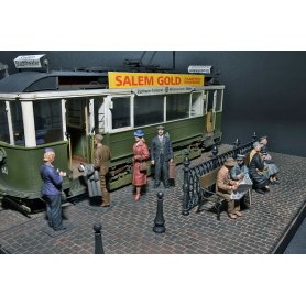 Mini Art 1:35 European tramcar StraBenbahn Triebwagen 641) w/crew and passangers