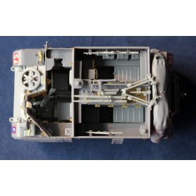 RIICH 1:35 Universal Carrier Mk.II z pełnym wnętrzem