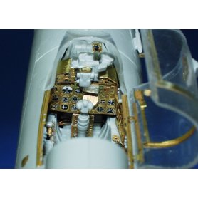 MiG-21MF interior TRUMPETER