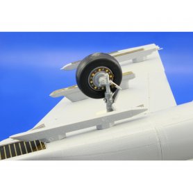 Eduard 1:32 Sukhoi Su-27UB Flanker C exterior dla Trumpeter