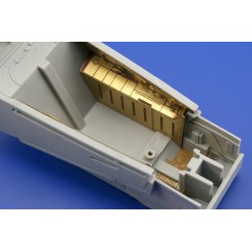 Eduard 1:32 F-8E interior S.A. dla Trumpeter