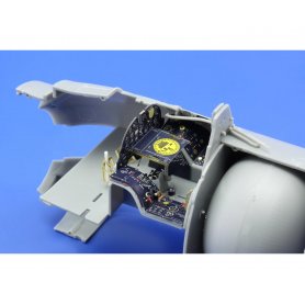 Eduard 1:32 A-1D interior S. A. TRUMPETER