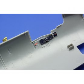 Eduard 1:32 A-1D interior S. A. TRUMPETER