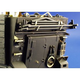 Eduard 1:35 M-577 Command post car dla Tamiya